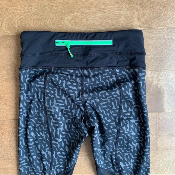 LULULEMON Run: Inspire Crop II size 2 black grey - Picture 9 of 12
